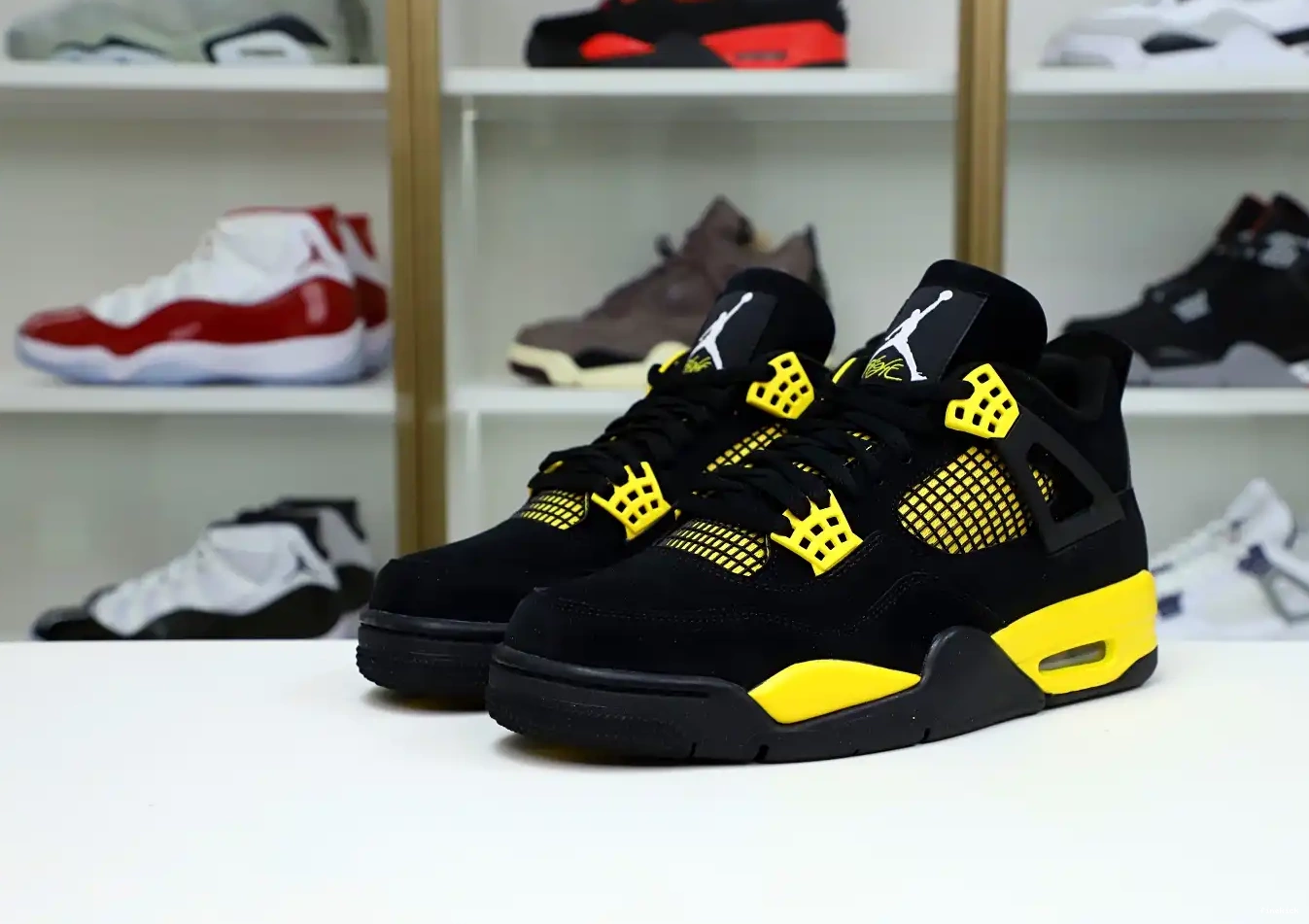  2023 Jordan4 Jordan Air thunder 0702